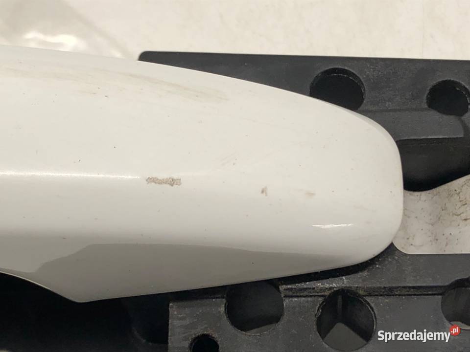 KLAMKA ZEWNĘTRZNA PRAWY PRZÓD AUDI A4 B8 Kombi osobowe