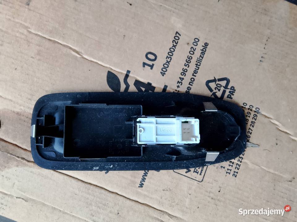 Panel przycisk podnoszenia szybyPeugeot 2008 Kowala