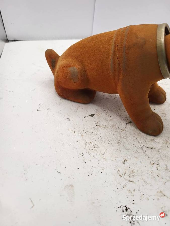 PIESEK BOKSER KIWAJĄCY PRL AUTO NA TYLNĄ PÓŁKĘ Rybnik