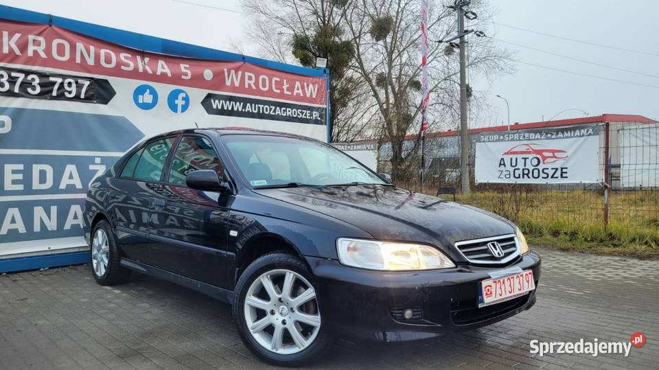 Honda Accord 18B19 lat w jednych rękach