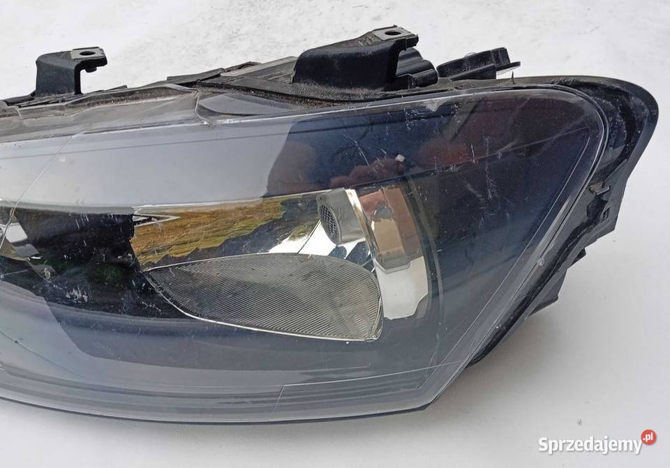 VW Polo 2R reflektor lampa lewy przód Przeźmierowo