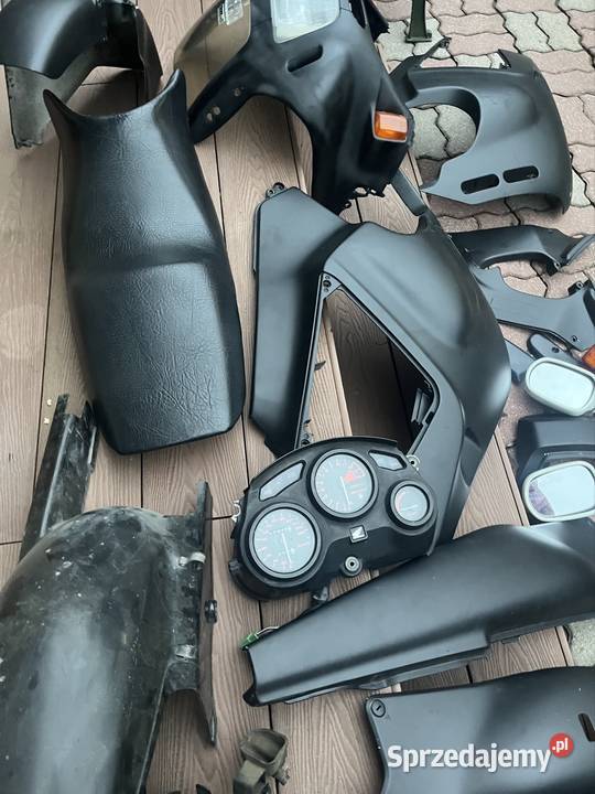 Honda cbr f1 pc1923 cala części owiewki lagi sprzedam