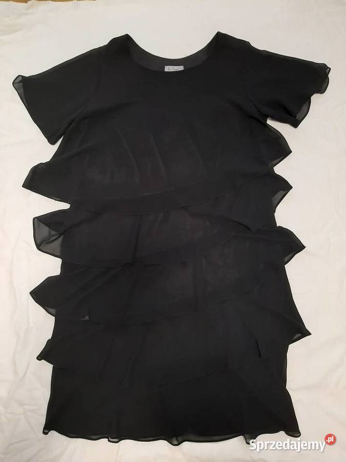 Sukienka z falbankami czarna