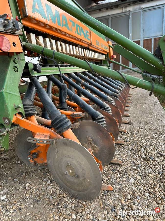 Siewnik zbożowy Amazone D8 talerzowy Maszyny rolnicze