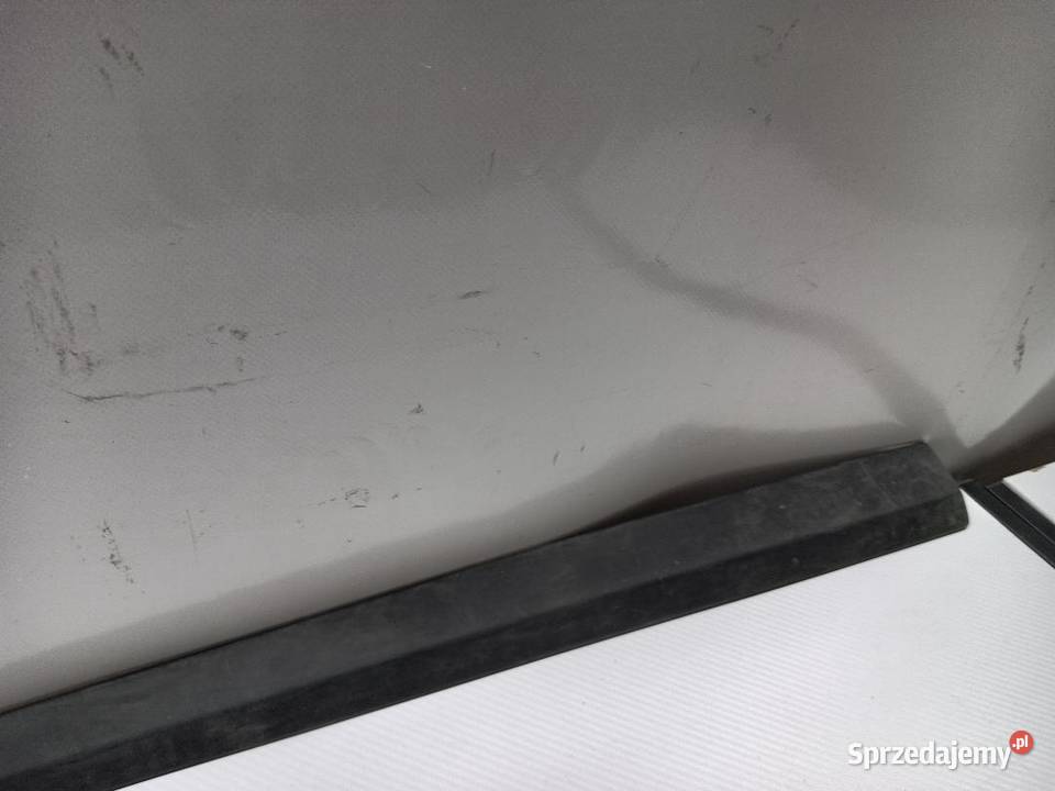 LISTWA DRZWI PRZÓD PRZEDNIA PRAWA MAZDA II osobowe sprzedam