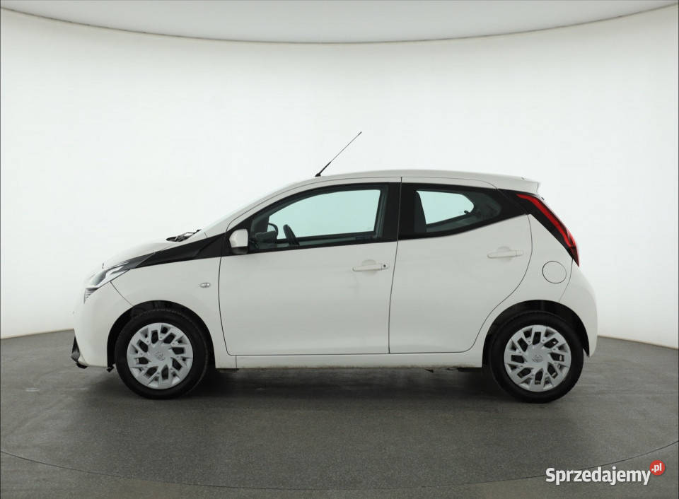 Toyota Aygo 10 VVTi biały Piaseczno