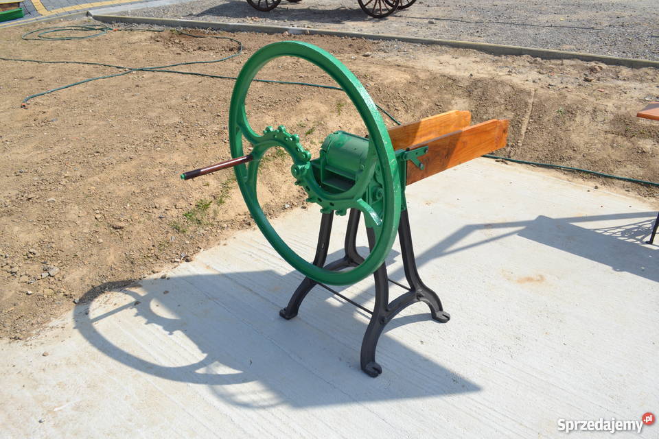 Wasąg pług tokarka śrutownik maszyna do szycia i Klimontów sprzedam