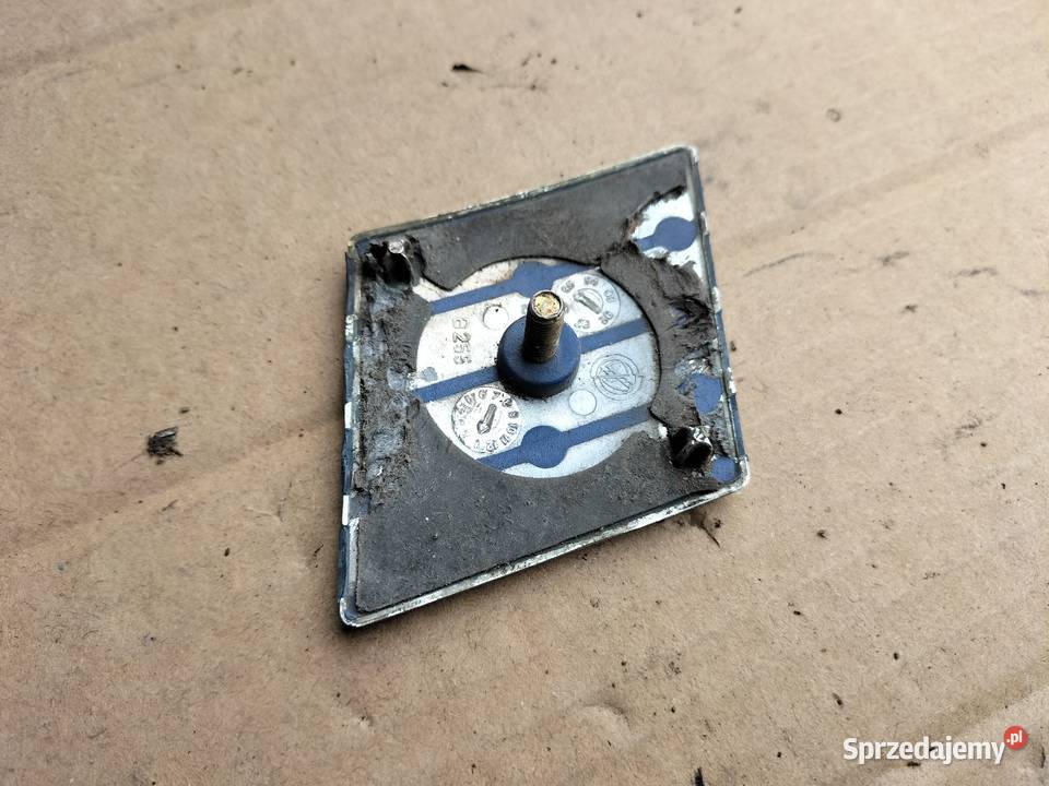 FIAT 126P 126 P ELEGANT MALUCH ZNACZEK EMBLEMAT