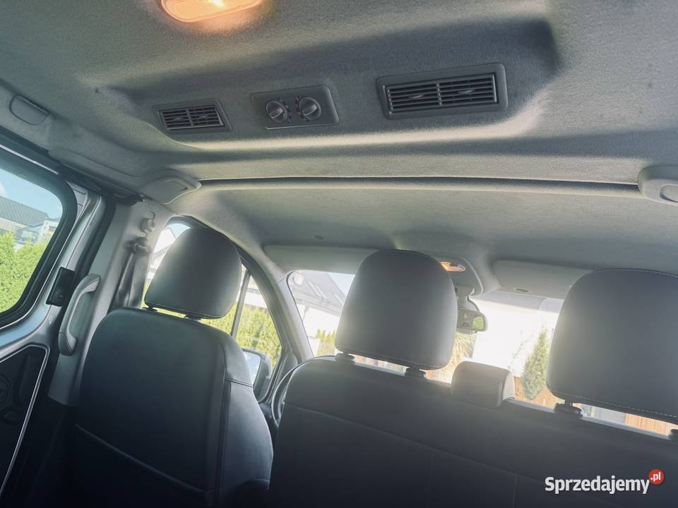 Opel Vivaro Salon 9 osobowy Kamera Motoryzacja