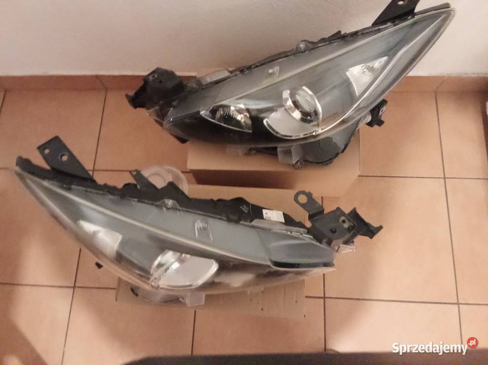 Mazda 3BM2017r reflektory przednie lewy i prawy Kamieniec Wrocławski