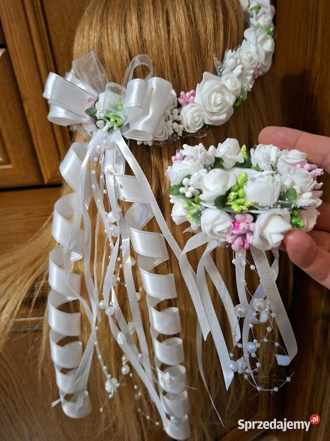 Wianek komunijny z ozdobą świecy Borów