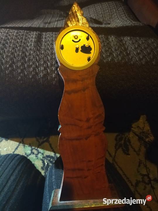 Stary zegar stojący zdobiony ręcznie