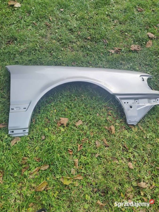 Błotnik prawy przód Audi 100 C4 srebrny Błotniki sprzedam