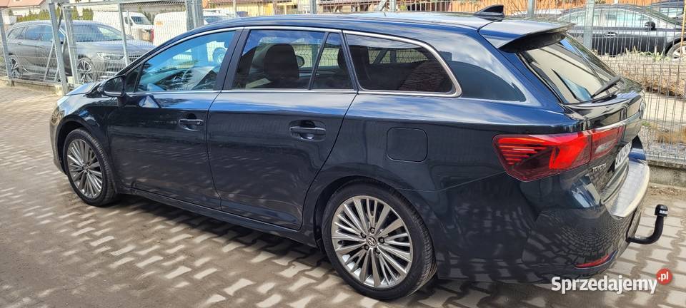 Bezwypadkowa serwis ASO super stan podgrzewane fotele Avensis Warszawa sprzedam