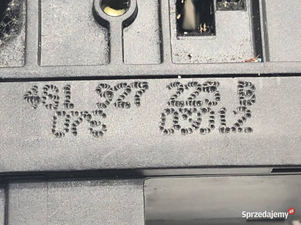 DŹWIGNIA HAMULCA RĘCZNEGO AUDI A6 C7 1118