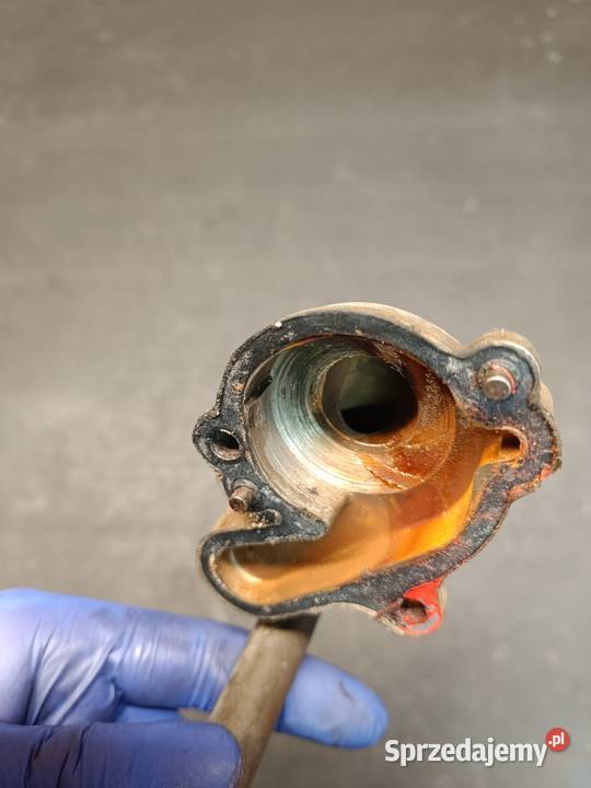 Pokrywa pompy wody króciec dekiel osłona kapa Gołaczewy