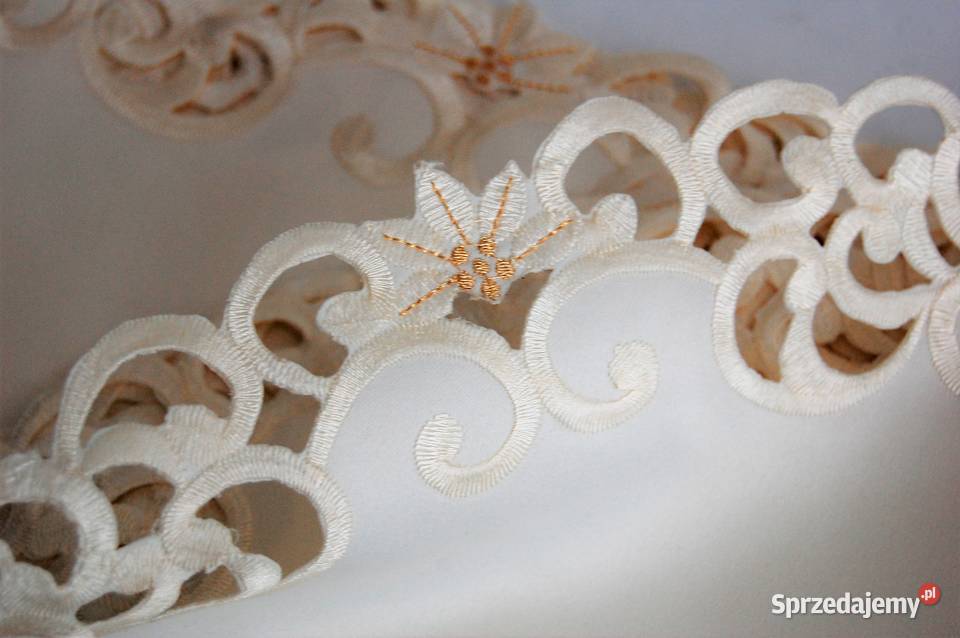 Bieżnik obrus świąteczny haftowany poliester 121 Lublin