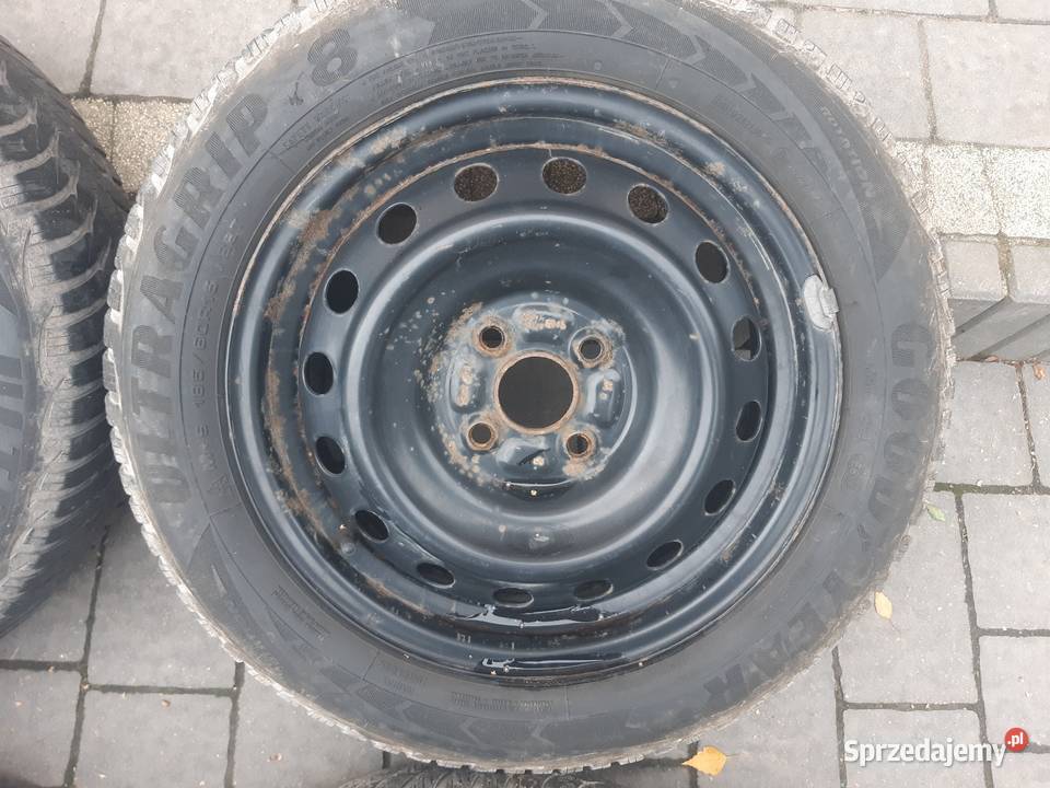 Koła 15 z oponami zimowymi 18565R15 GoodYear