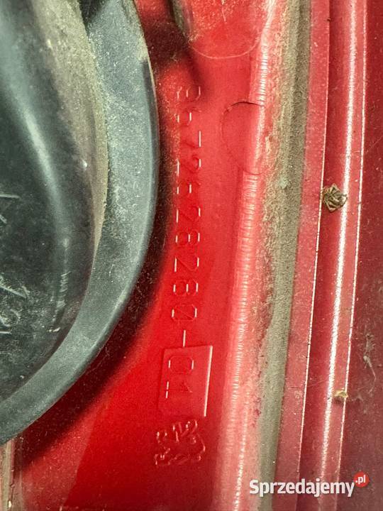 Peugeot 208 2013 lampa lewy tył 967262828201 Turek