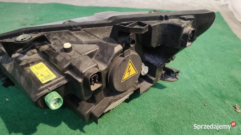 Reflektory przednie Maserati Levante SQ4 ksenony osobowe Warszkowo sprzedam