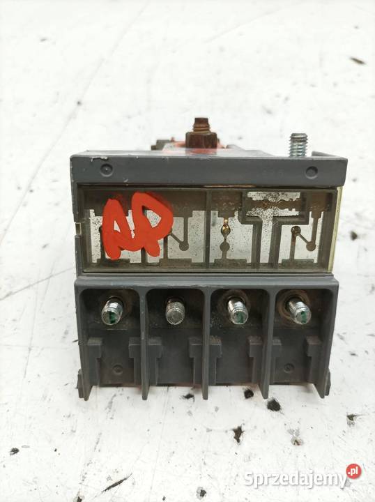 SKRZYNKA BEZPIECZNIKÓW AKUAMULATORA Mitsubishi