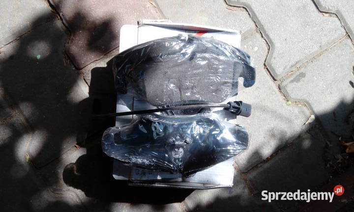 klocki hamulcowe przód plus czujnik do audi A4 sprzedam