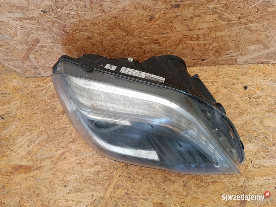 LAMPA PRAWY PRZÓD REFLEKTOR EU A2048200839 Nowy Tomyśl