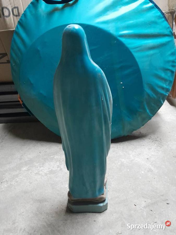 Figura Matki Boskiej z dwoma aniołami Strzebiń