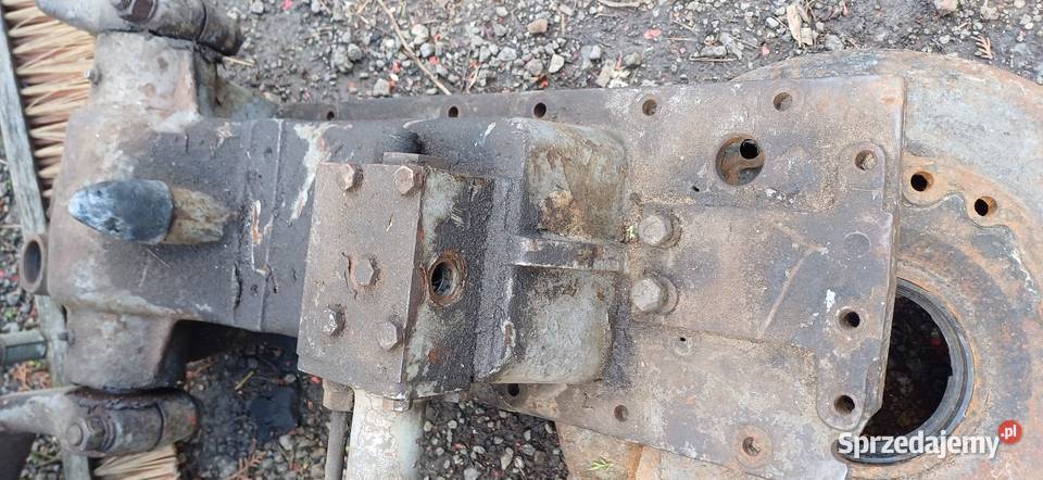 Ursus C 328 obudowa sprzęgła podnośnik Węgrzce