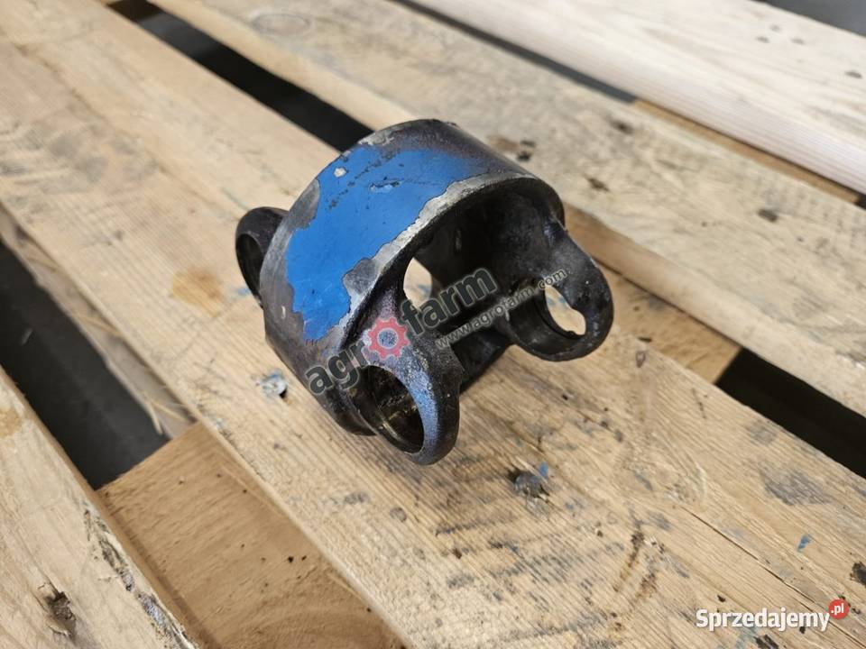 Łącznik półosi FWD Ford 7840 7740 8240