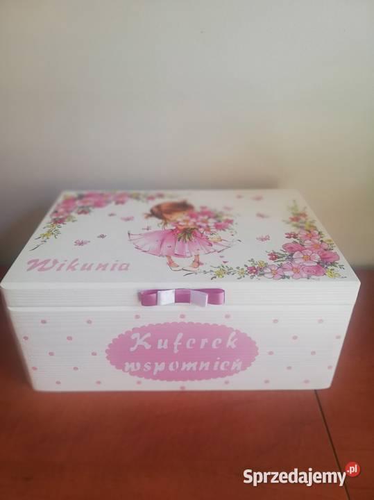 Kuferek wspomnień z imieniem chrzest roczek