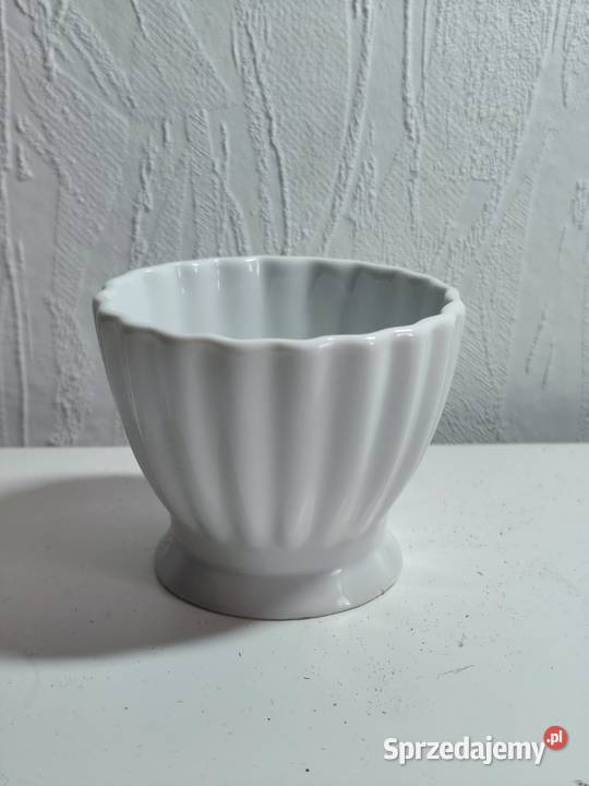 Cukierniczka z białej porcelany puchar ryflowana Cukiernice sprzedam