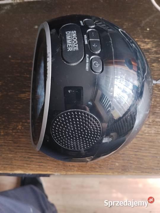 Radio budzik AEG SRC 4438 że stacją dokującą
