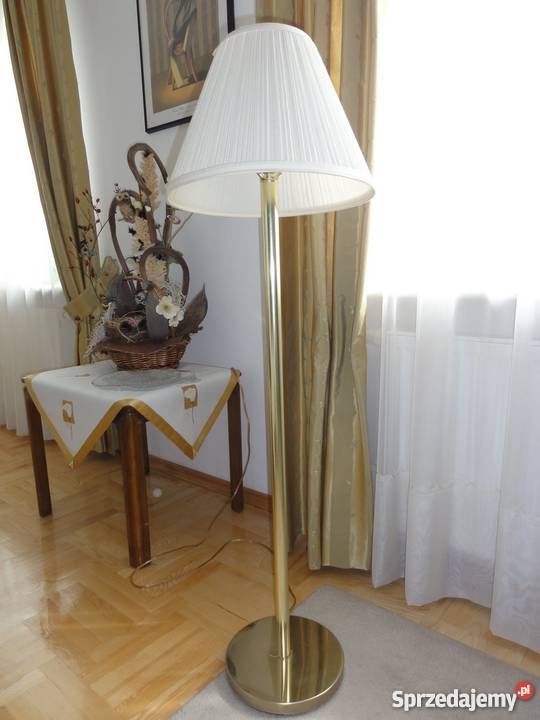 Piękna stylowa amerykańska lampa do sypialni