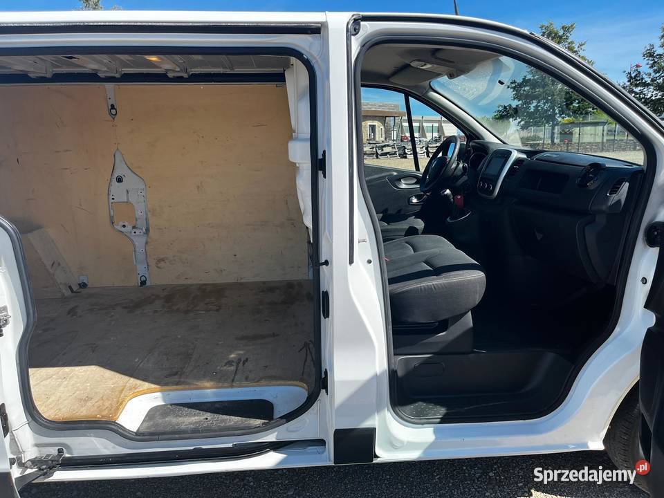 RENAULT Trafic III L2H1 20 DCI 120 GRAND CONFORT Rok produkcji 2021 Opole sprzedam