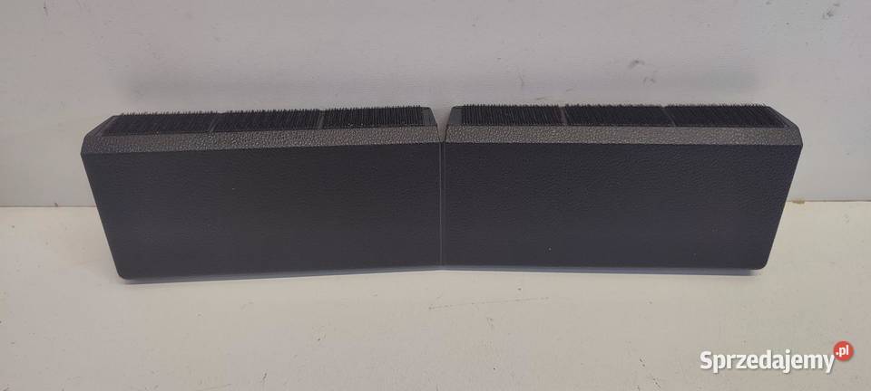 SKODA KAROQ OSŁONA MOCOWANIE BAGAŻNIKA 5E5867574 Części samochodowe sprzedam