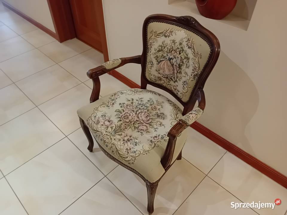Fotel barokowy z haftowanym wzorem stylu Bezrzecze sprzedam