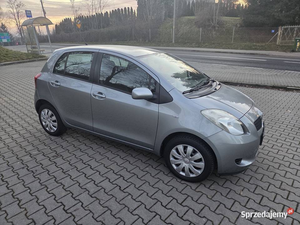 Toyota Yaris II 10 Benzyna na łańcuszku Sprawna