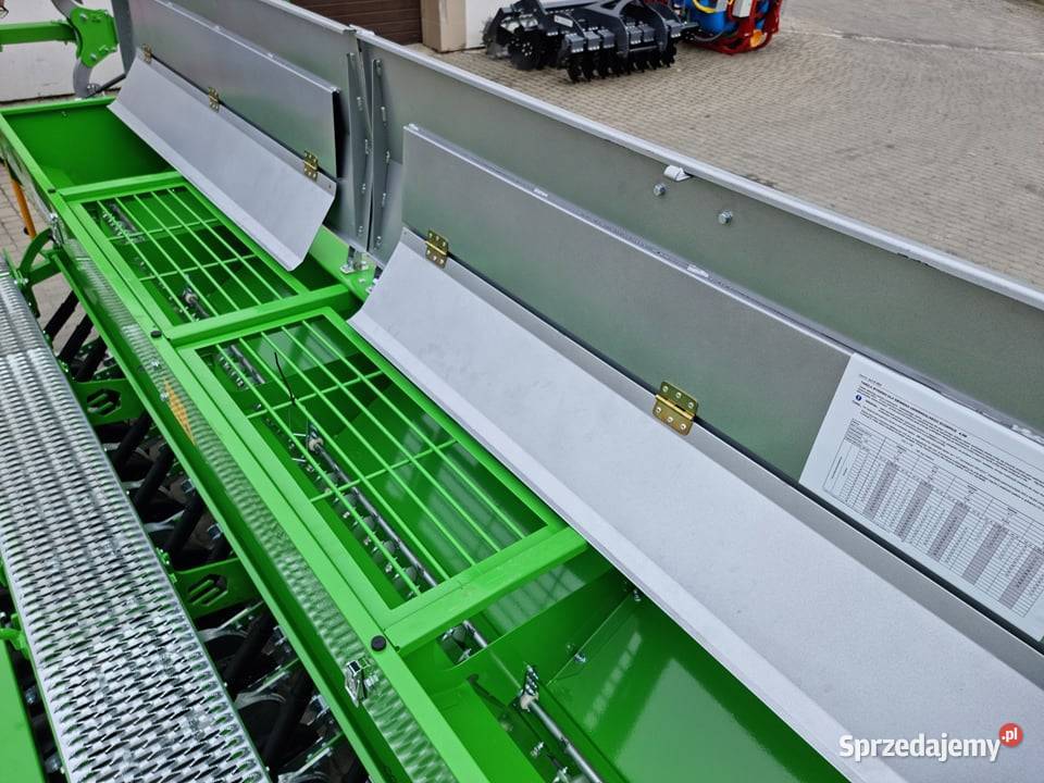 Siewnik rzędowy uniwersalny zbożowy stopkowy nieuszkodzony Mielec