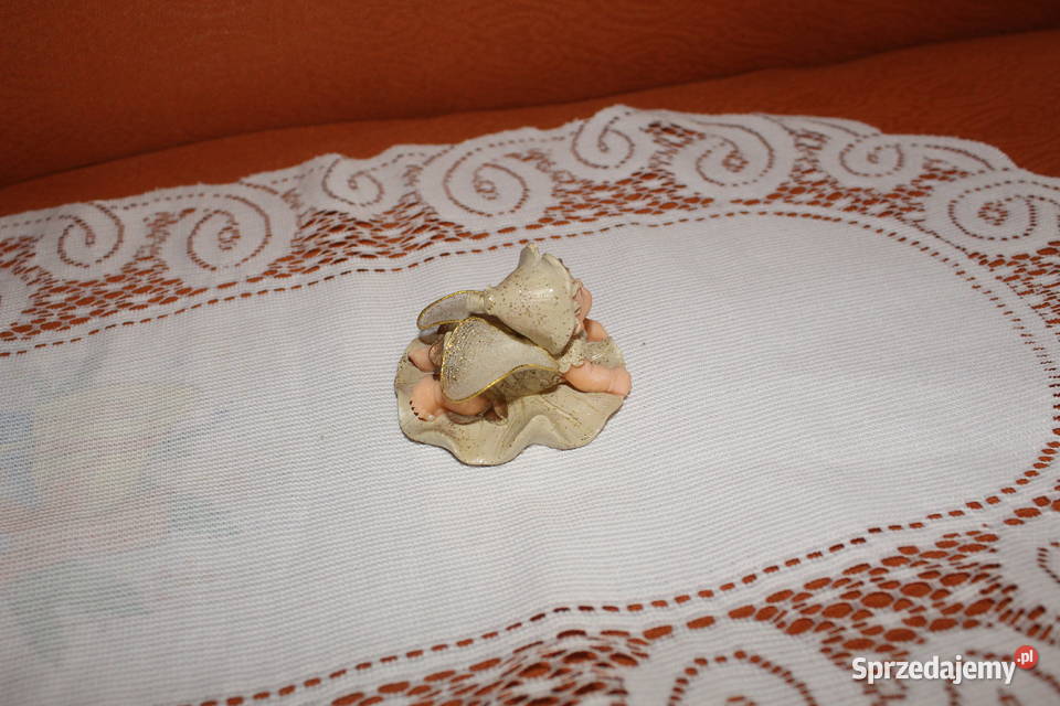 Figurka dziecko motylek PRL Chorzów