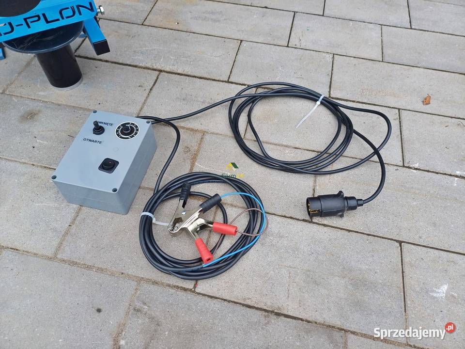 Rozsiewacz poplonów Siewnik poplonu 110 litrów nieuszkodzony Kolonia Gorzędów