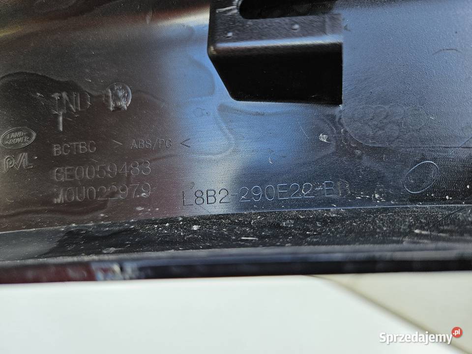 LAND ROVER DEFENDER L663 LISTWA BŁOTNIKA PRAWY