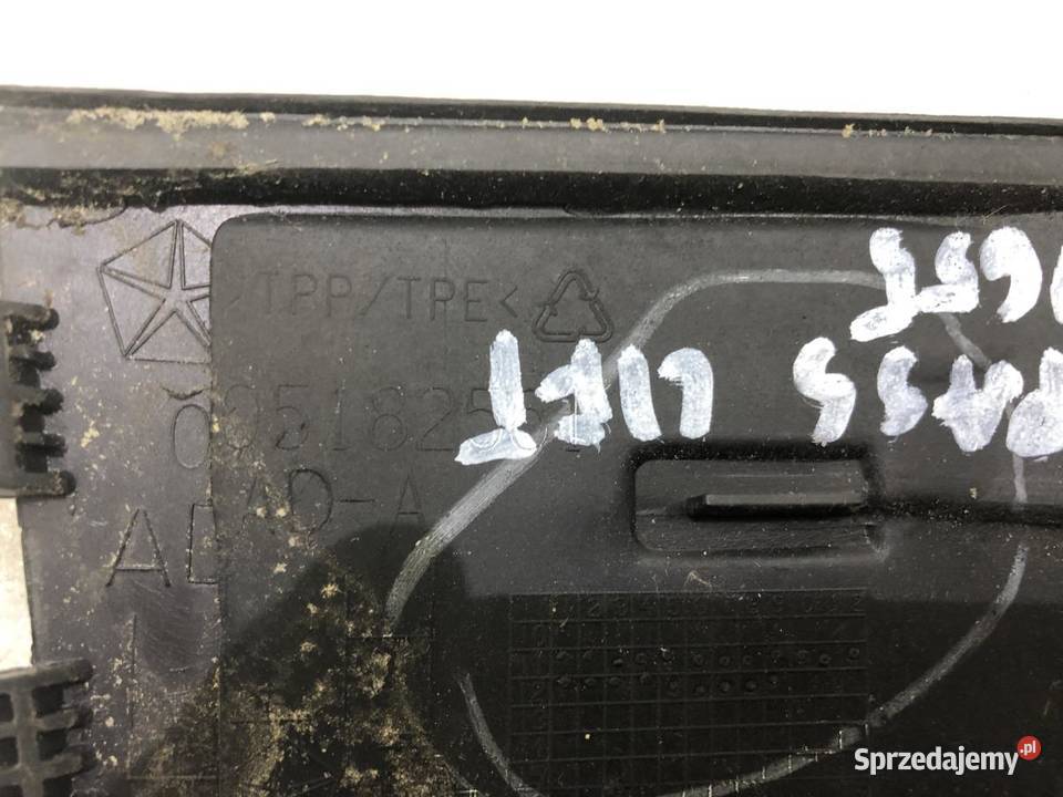 LISTWA SZYBY CZOŁOWEJ LEWA JEEP COMPASS I