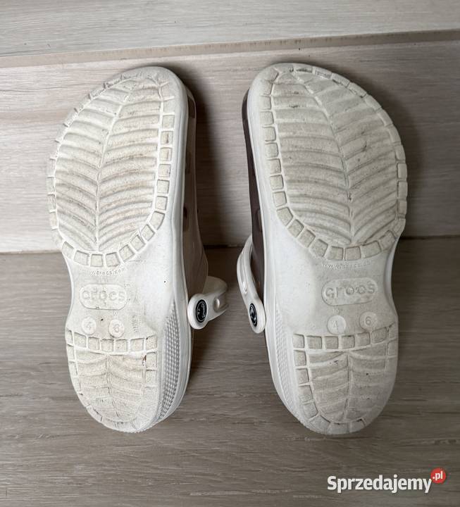 Chodaki Crocs Classic Translucent Clog J5 r3738 Łódź
