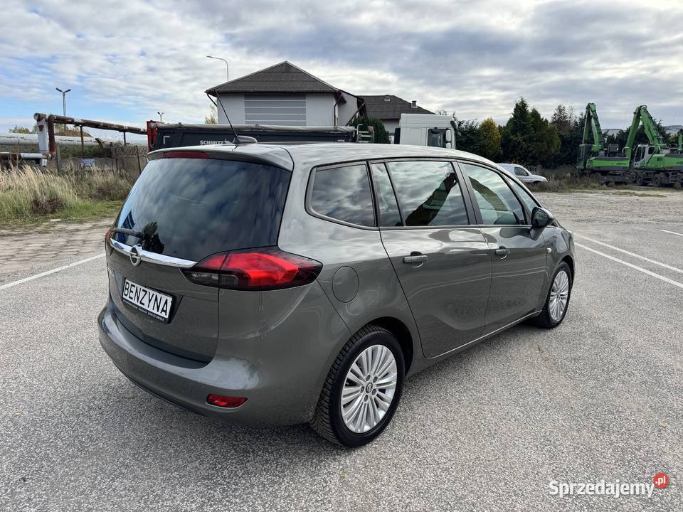 Opel Zafira 14 BENZYNA Klimatronik Nawigacja gniazdo AUX