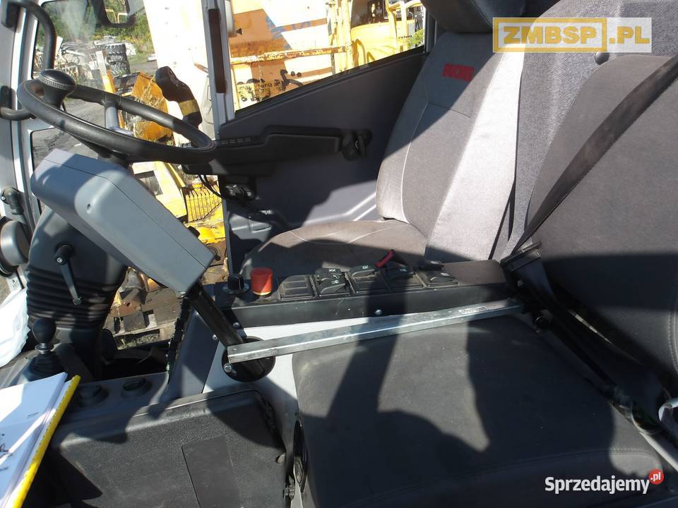 Kompaktowa zamiatarka miejska Bucher CityCat