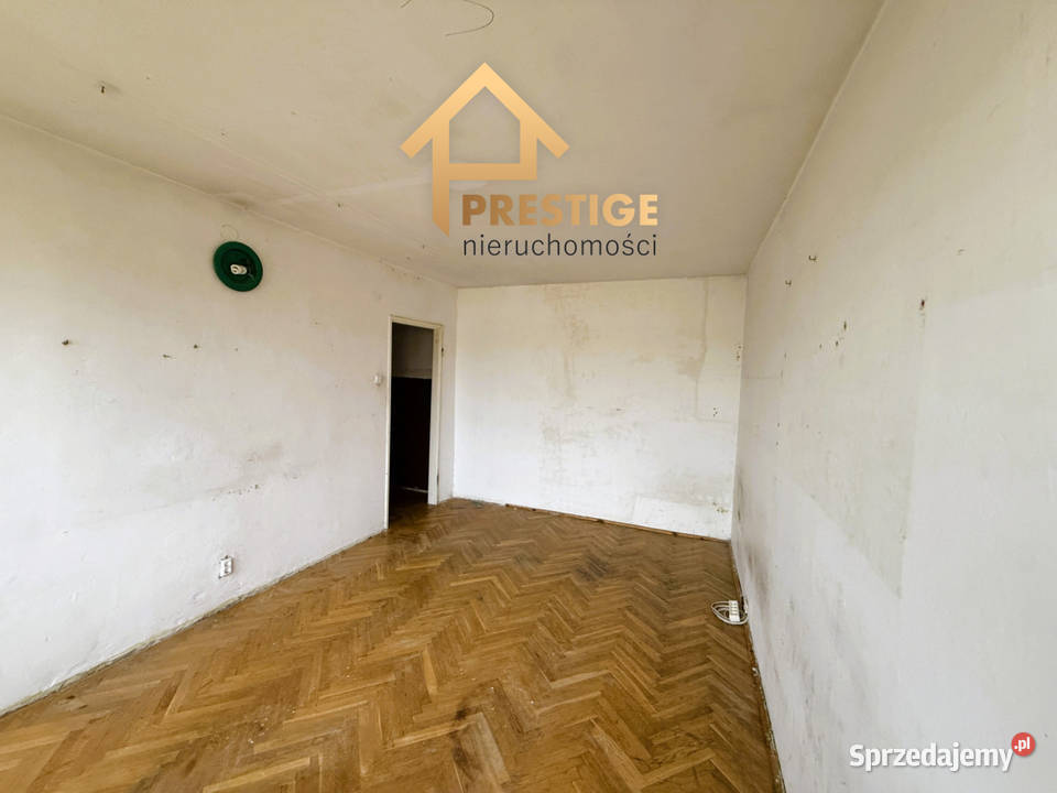 Kawalerka do generalnego remontu na sprzedaż Piętro 4 Konin