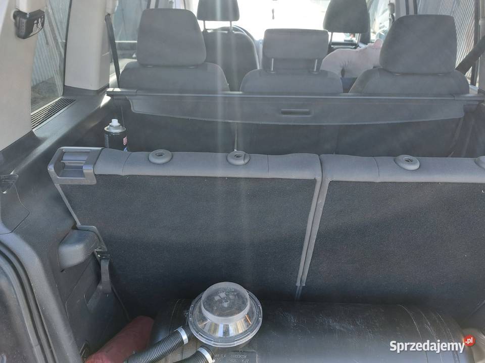 Sprzedam vw touran 7 os z instalacją gazową 1598cm3 Dębica sprzedam