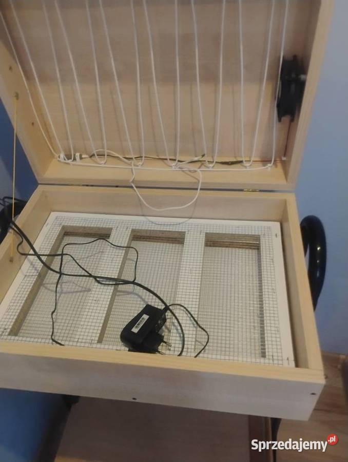 Inkubator na 70 jaj Jedlicze