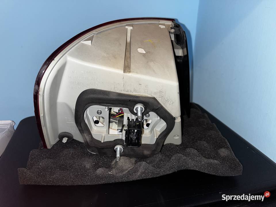 Volkswagen jetta lampa prawy tył prawa tylna osobowe Brzóza Królewska